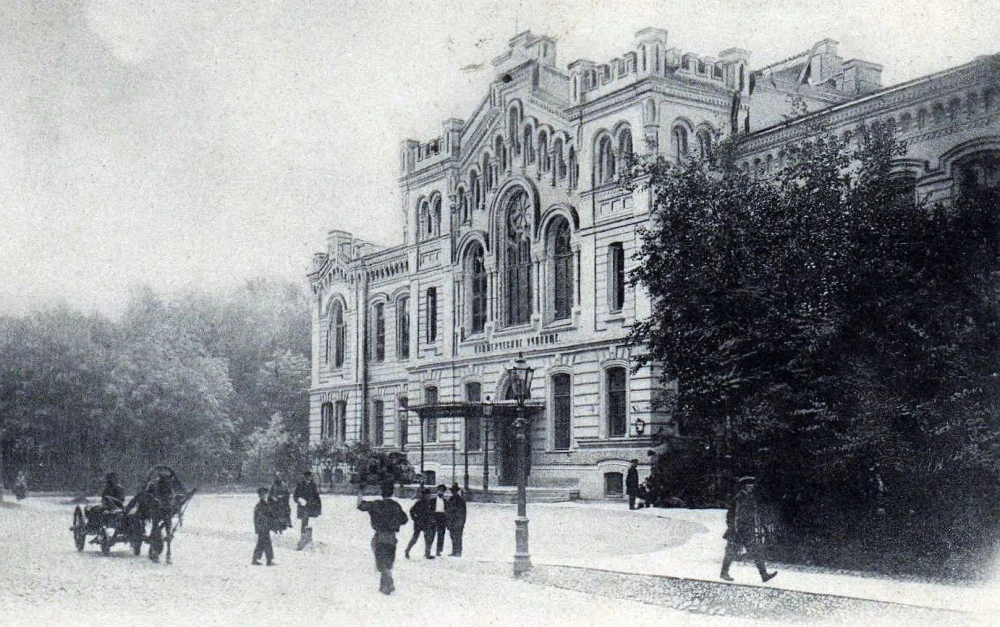 kommercheskoe-uchylysche-krylco-nachalo-XX-veka.jpg